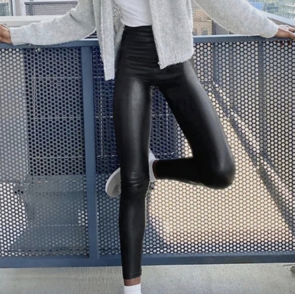 ARITZIA Wilfred free Daria faux leather leggings pants xs black - Picture 11 of 11